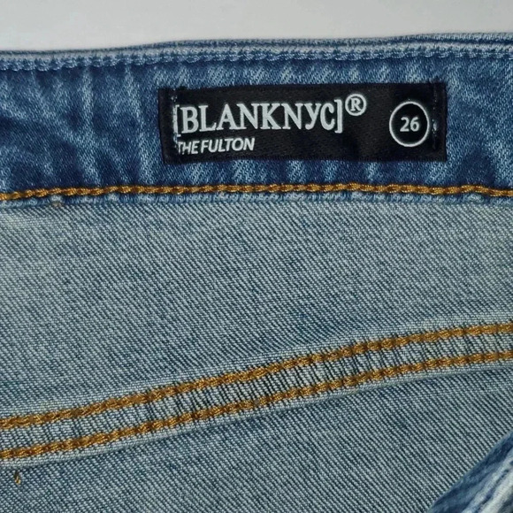 BLANK NYC Distressed Roll Up "The Fulton" Jean Shorts Size 26 NWT - Picture 9 of 12